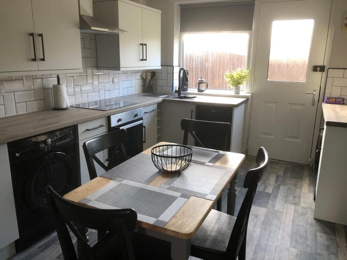 Rowan Place 5 Bedroom Off Street Parking Accommodation Durham Exterior photo